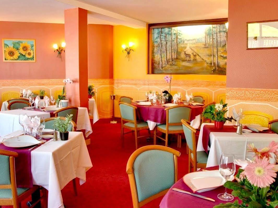 Logis Hotel Saint-Hubert Cour-Cheverny Exterior photo